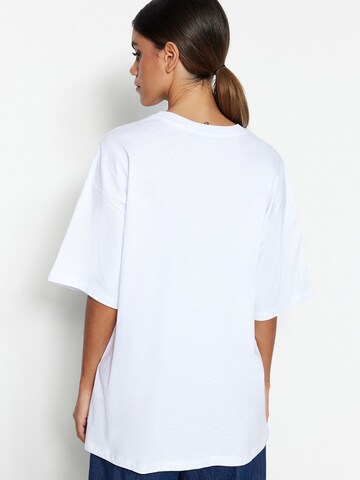 T-shirt oversize Trendyol en blanc
