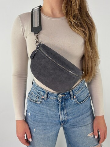 lePelou Gürteltasche 'ELVA medium' in Grau