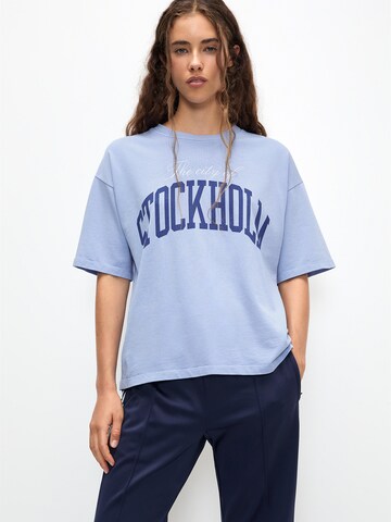Pull&Bear Shirt in Blue: front