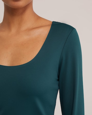 Tricou de la WE Fashion pe verde