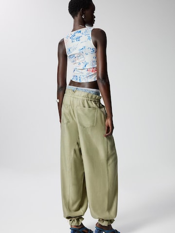 regular Pantaloni di Desigual in verde