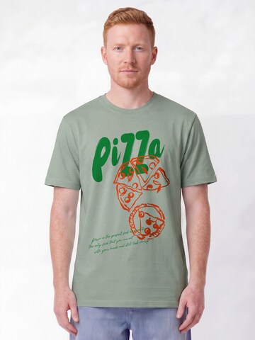 Watapparel T-Shirt in Grün: Vorderseite