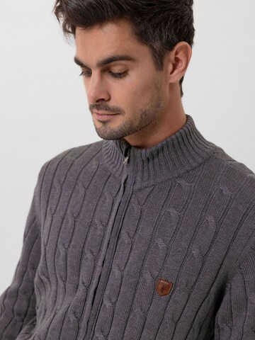 Vestes en maille 'Faber' Jacey Quinn en gris