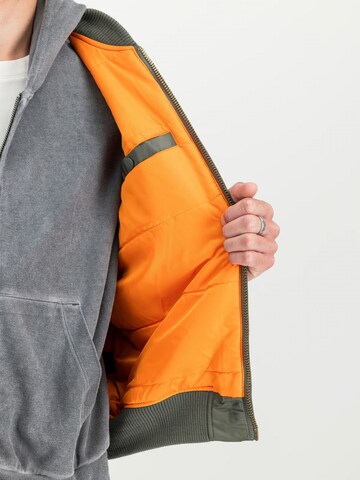 ALPHA INDUSTRIES Übergangsjacke in Grün