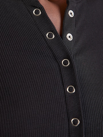 WEEKDAY Вязаная кофта в Черный