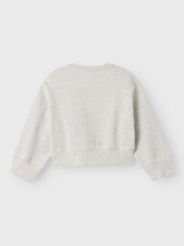 NAME IT Sweatshirt i grå