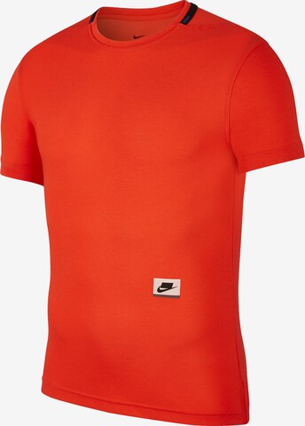 Nike Sportswear T-Shirt in Rot: predná strana