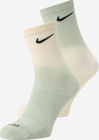 Nike Sportswear Αθλητικές κάλτσες σε πράσινο: μπροστά