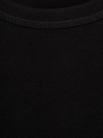 Tricou 'ENI' de la MANGO pe negru