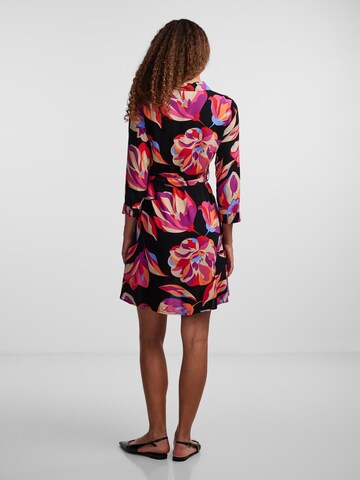 YAS - Vestido camisero 'YASSAVANNA' en negro