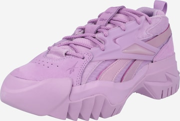 Baskets basses 'Cardi B Club C V2' Reebok en violet : devant