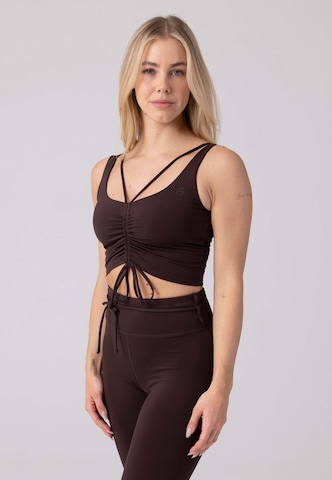 OCEANSAPART T-shirt Sportovní top 'Gianna' – hnědá: přední strana
