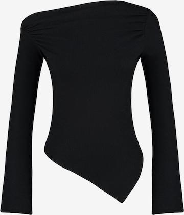 TrendyolMajica - crna boja: prednji dio