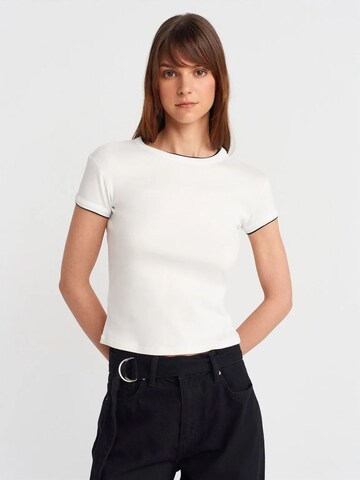T-shirt 'T-Shirts' Dilvin en blanc : devant