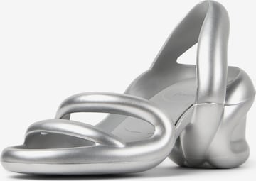 Sandalo 'Kobarah' di CAMPER in grigio: frontale