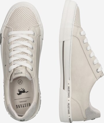 Sneaker bassa di MUSTANG in grigio