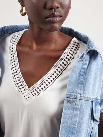 T-shirt 'VMSAVANNAH' VERO MODA en blanc