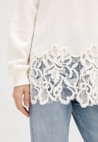 Elara Sweatshirt in Weiß