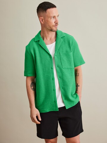 DAN FOX APPAREL Regular Fit Hemd 'Heinrich' in Grün: Vorderseite