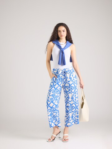 Largi Pantaloni cutați 'Ci44ra' de la Hailys pe alb