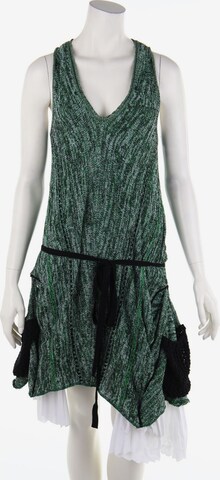 AKEP Dress in XS in Green: front