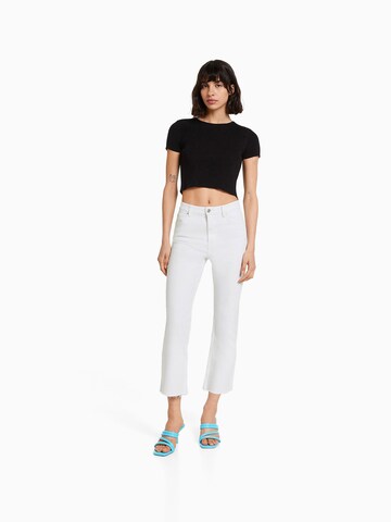 Bershka Flared Jeans i vit