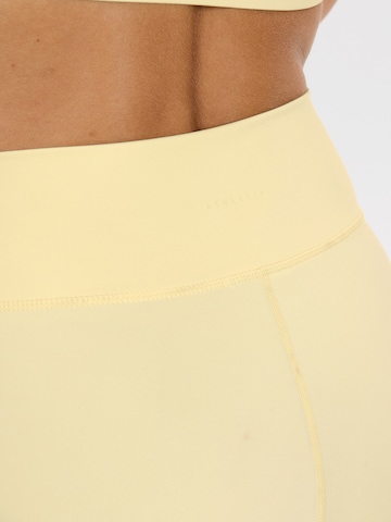 Skinny Pantaloni sport de la Athlecia pe galben
