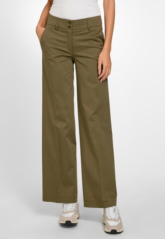 St. Emile Boot cut Pleated Pants in Green: front