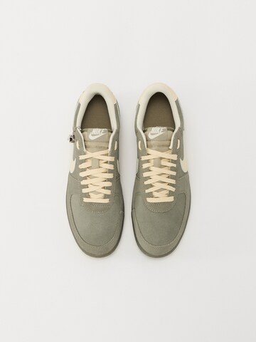 Nike Sportswear Σνίκερ χαμηλό 'FIELD GENERAL' σε πράσινο