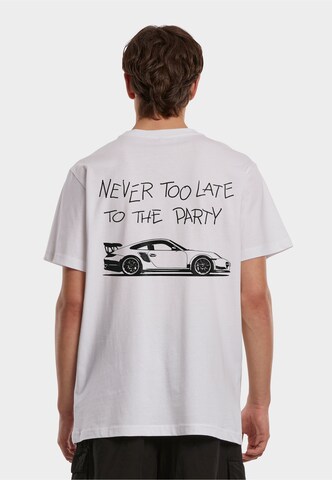 Mister Tee Póló 'Never Too Late To The Party' - fehér: elől