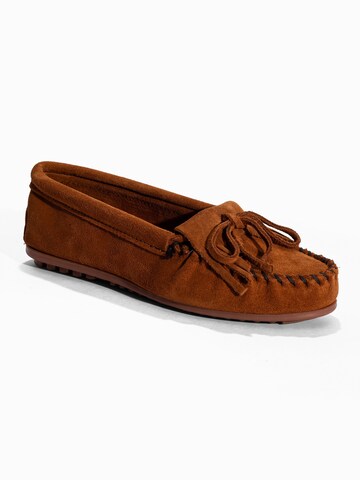 Minnetonka Mokaszin 'Kilty' - barna