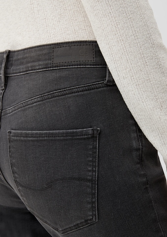 Slimfit Jeans 'Catie' de la QS pe gri