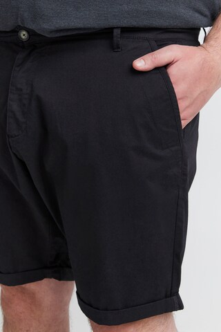 !Solid Regular Chino Pants in Black