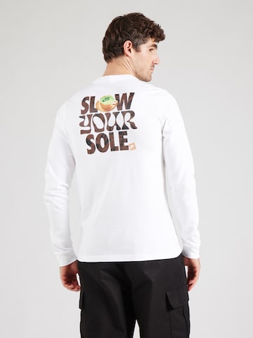 Nike Sportswear Shirt in White: front