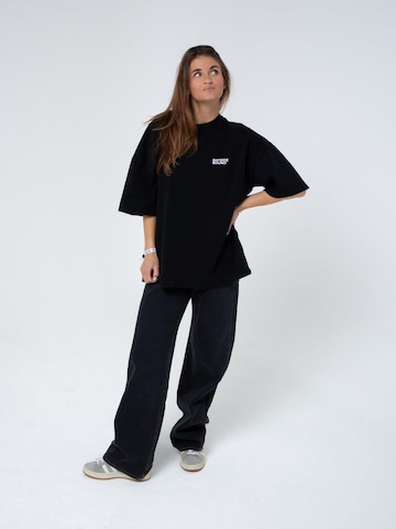 BAYSIDE BOUND Shirt 'THE 8K UNISEX OVERSIZE TEE' in Zwart