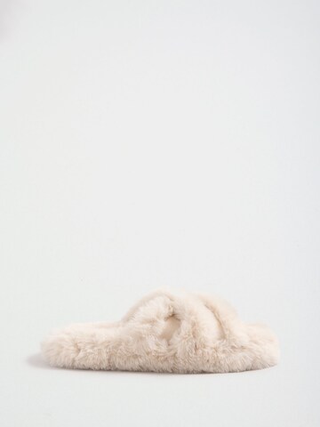 Lipsy Hausschuh in Beige