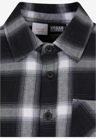 Urban Classics Regular fit Button up shirt in Black