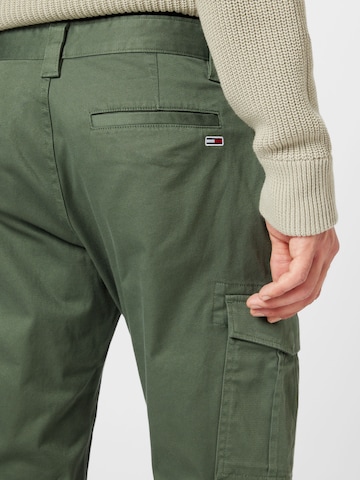 Tommy Jeans Regular Cargo Pants 'Scanton' in Green