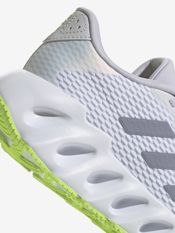 Chaussure de course 'Switch Run' ADIDAS PERFORMANCE en blanc