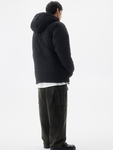 Giacca di mezza stagione di Pull&Bear in nero