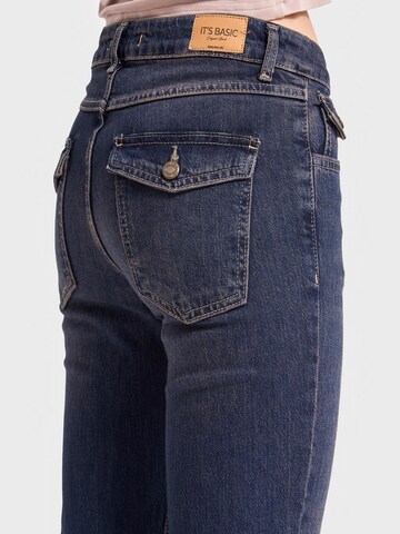 IT'S BASIC Flared Jeans 'OLIVIA' in Blauw