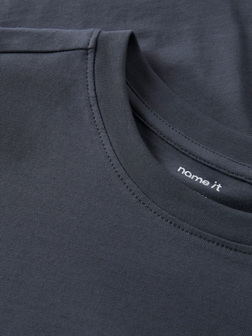 NAME IT - Camiseta 'NKNCHARLIE' en gris