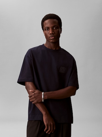T-Shirt Calvin Klein en noir : devant