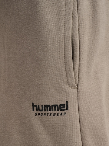Hummel Loosefit Shorts in Beige