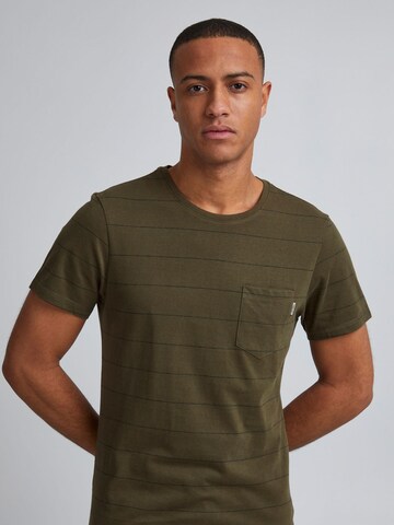 11 Project - Camisa 'Kjell' em verde: frente