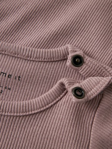 Set 'NBNKab' NAME IT en rose