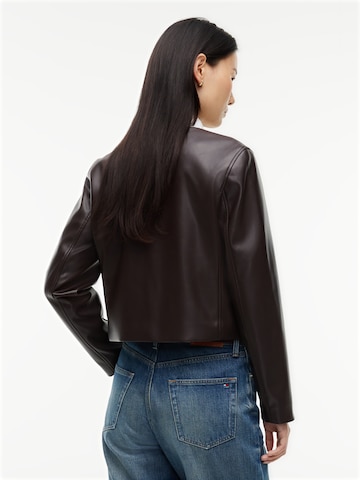 TOMMY HILFIGER Jacke in Braun