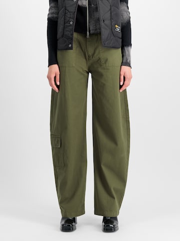 ALPHA INDUSTRIES Loosefit Παντελόνι cargo 'Field' σε πράσινο: μπροστά