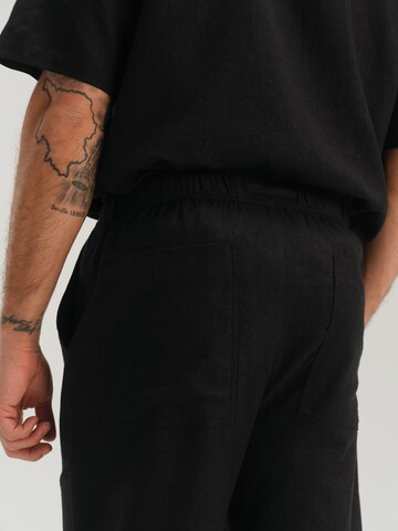 TRAPP - regular Pantalón en negro
