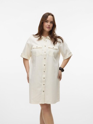 Robe-chemise 'VMCJennie' Vero Moda Curve en blanc : devant